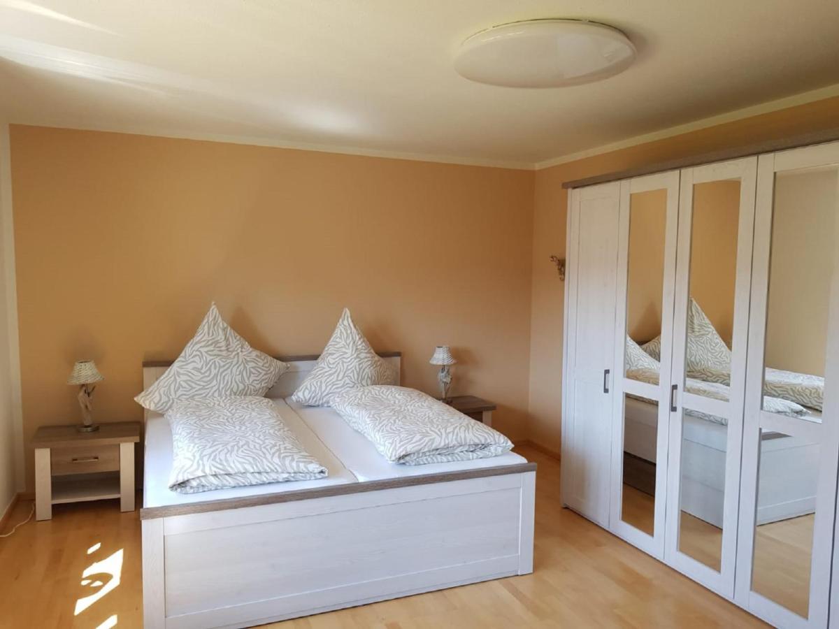 Ferienappartement Am Nadenberg 林登贝格 外观 照片